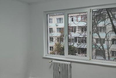Apartament cu 3 camere semidecomandat în Central - 1