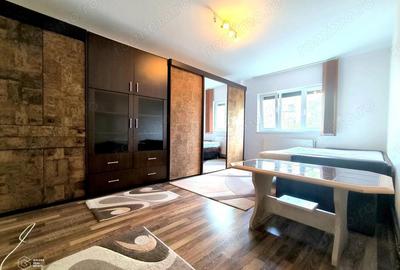 Apartament spatios 2 camere cu centrala, zona Confectii