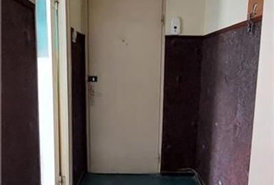 Apartament cu 4 camere semidecomandat în Baza 3 - 3