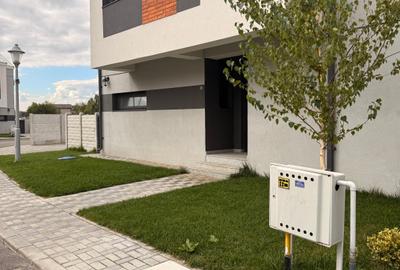 Casa 4 camere / 3 bai / FINALIZATA / 400 mp teren Complex Crown Village - 3