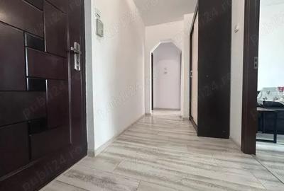 Apartament cu 2 camere decomandat în Micro 4 - 1