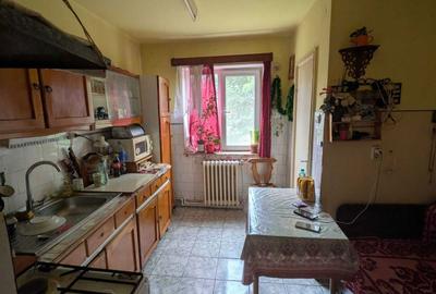 Apartament cu 3 camere decomandat în Central - 1