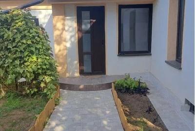 Casă cu 3 camere cu Teren 100 Mp în Trocadero - 2