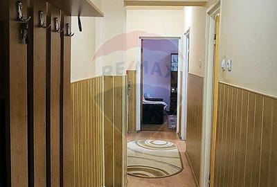 Apartament cu 3 camere decomandat în Vitrometan - 1