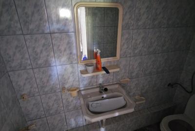 Casă individuală cu 4 camere cu Canalizare în Central - 32