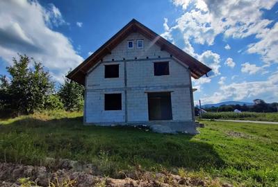 Casă cu 4 camere în Voitinel - 8