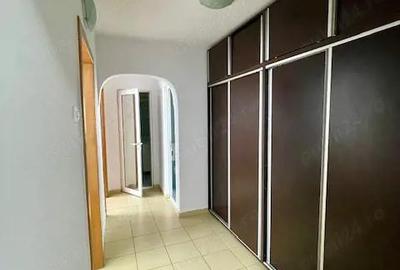 Apartament cu 3 camere decomandat în Berceni - 9
