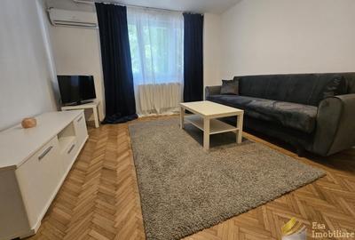 Apartament cu 3 camere semidecomandat, mobilat în Cișmigiu
