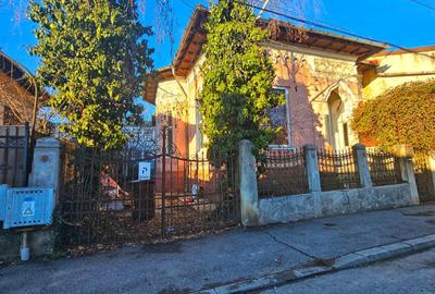 Casă cu arhitectură interbelică, 5 camere, teren 409 mp – Central - 4