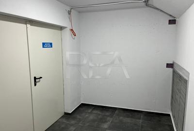 Spațiu comercial, de 1,750 mp, în Central - 14