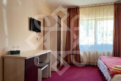 Pensiune cu 7 camere de vanzare in Baile 1 Mai - 1