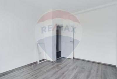 Casă cu 5 camere cu Teren 1000 Mp în Ostratu - 6