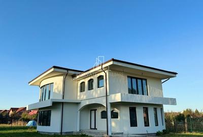 Casa Premium 325 Mp de Vanzare, Str Tofalau, Sangeorgiu de Mures - 1