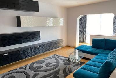 Apartament cu trei camere de inchiriat zona Carpatilor