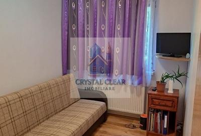 Apartament cu 3 camere semidecomandat în Dâmbu Pietros