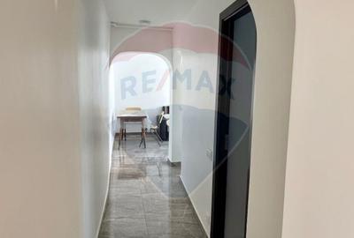 Apartament cu 3 camere de vânzare în zona Est - 8