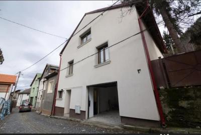 Apartament cu 2 camere decomandat în Schei - 3