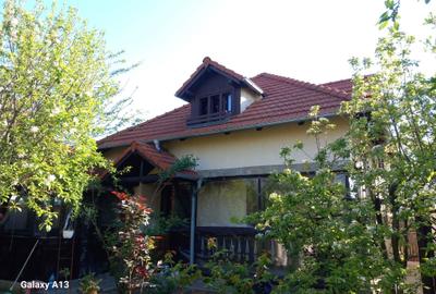 Casă cu 4 camere în Berceni - 1