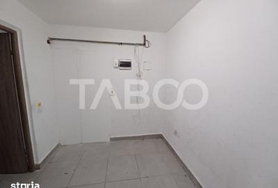 Spațiu comercial, de 51 mp, în Central - 6