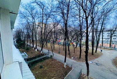 Apartament cu 3 camere semidecomandat în Drumul Taberei - 12