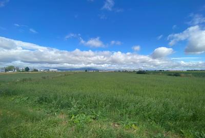 Teren de 7000 mp, în Cristian