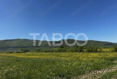 Teren de 1800 mp, în Poplaca