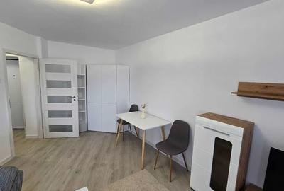 Garsonieră decomandată, mobilată în 13 Septembrie - 2