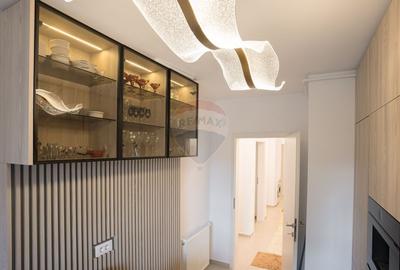 Apartament cu 3 camere decomandat, mobilat în Tractorul - 19