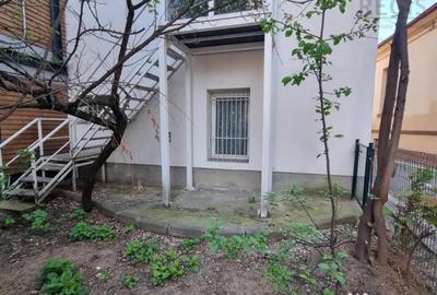 Apartament cu 4 camere semidecomandat, mobilat în 15 Noiembrie - 7