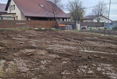 Teren de 688 mp, în Vânători - 3