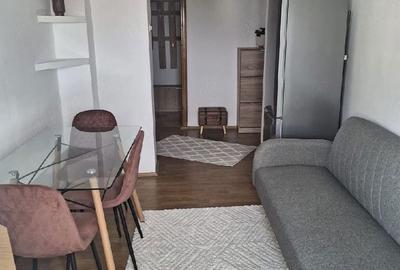 Apartament cu 2 camere decomandat în Calea București