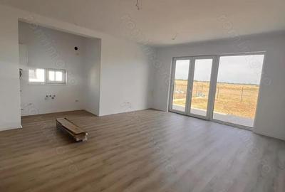 Comision 0%. Duplex pe parter. Panouri solare. 328 mp teren. La cheie. - 3