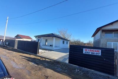 Casă cu 3 camere cu Teren 382 Mp în Central - 1