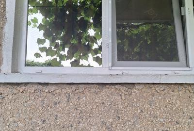 Apartament cu 3 camere decomandat în Roznov - 1