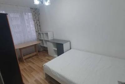 Apartament cu 3 camere semidecomandat, mobilat în Titan