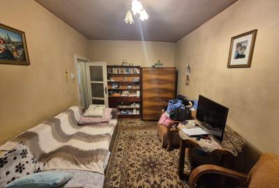 Vand apartament Lunca, et.1, Piata Mică, balcon mare - 2