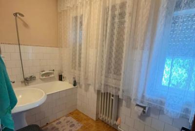 Apartament cu 4 camere decomandat în Central - 2