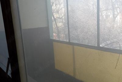 Apartament cu 3 camere semidecomandat în Rahova - 9