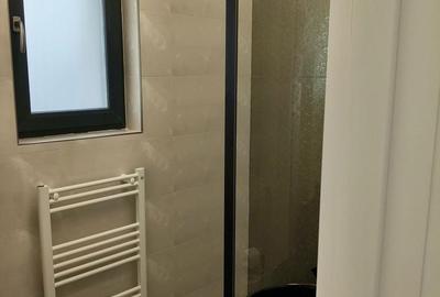 Casă cu 4 camere în Valea Adâncă