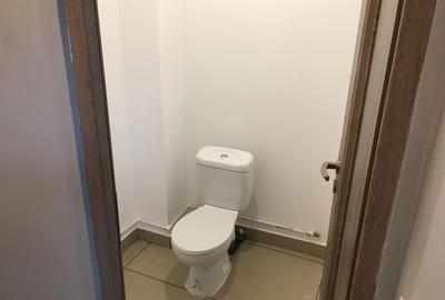 Spațiu comercial, de 70 mp, în Central - 7