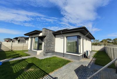 Casă modernă parter – 3 camere, 2 băi, pompă de căldură și panouri solare - 16