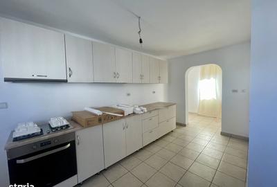 Casă cu 3 camere cu Teren 3500 Mp în Vicovu de Sus - 2