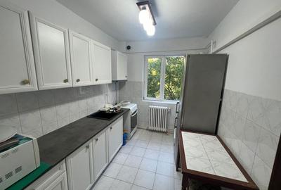 Apartament cu 3 camere decomandat în Podu Roș - 3