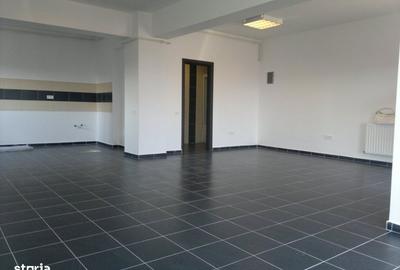 Spațiu comercial, de 64 mp, în Tineretului - 4