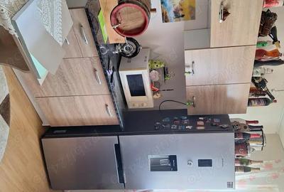 Apartament cu 3 camere nedecomandat în Rovinari - 1