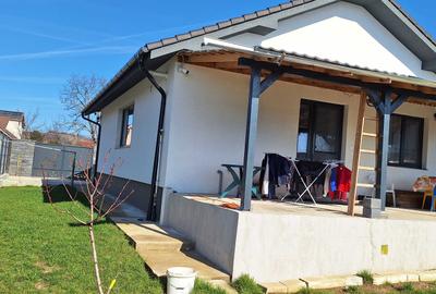 Casă cu 3 camere în Oncea