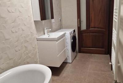 Garsonieră decomandată în Lipovei