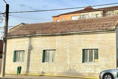 Casa Centrala in Blaj Locuin?a sau Spa?iu Comercial, 3 Camere ?i Teren Generos - 1