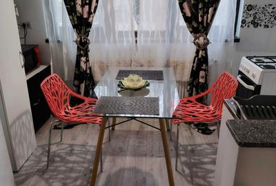 Garsonieră decomandată în Central