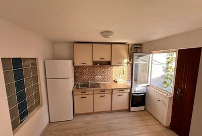 Casă individuală cu 3 camere cu Canalizare în Abator - 2